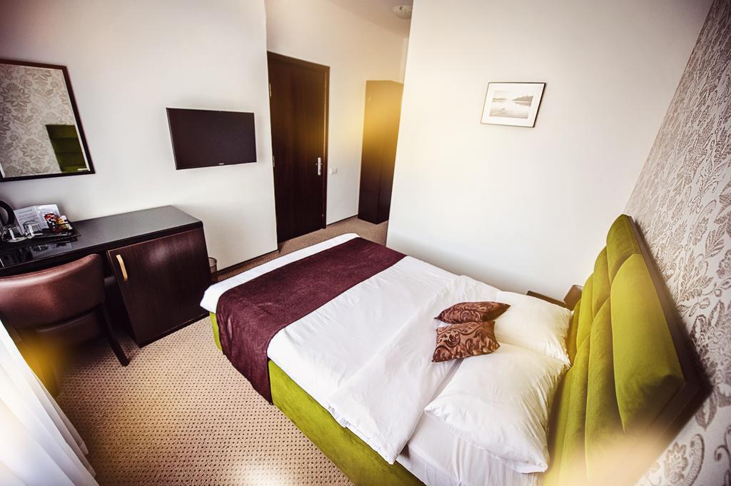 Coquette Villa Mamaia Nord นาโวดาริ ภายนอก รูปภาพ