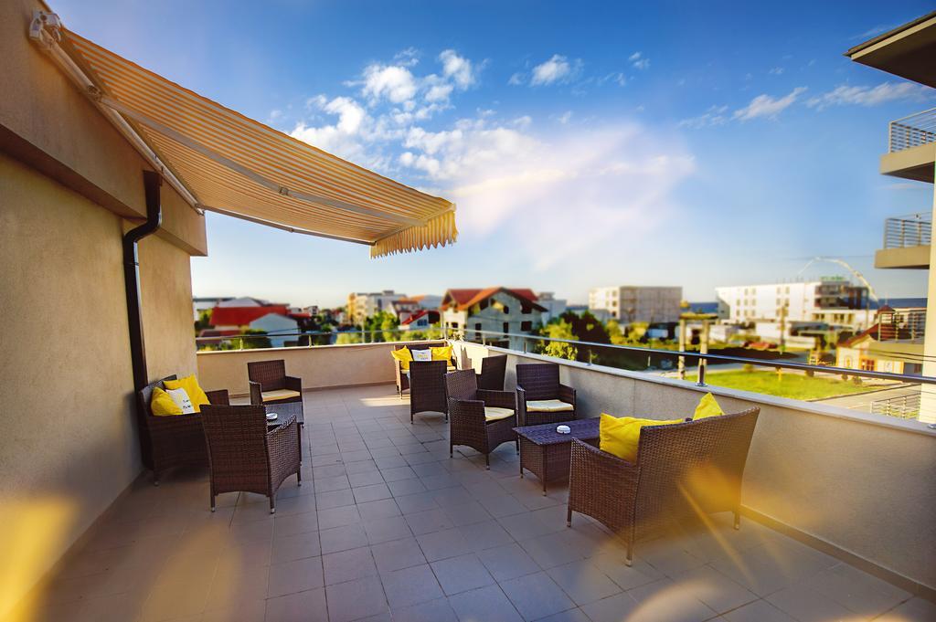 Coquette Villa Mamaia Nord นาโวดาริ ภายนอก รูปภาพ