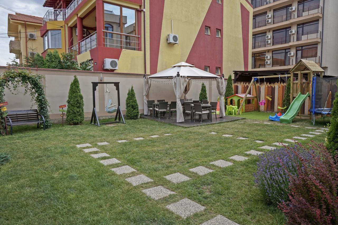 Coquette Villa Mamaia Nord นาโวดาริ ภายนอก รูปภาพ